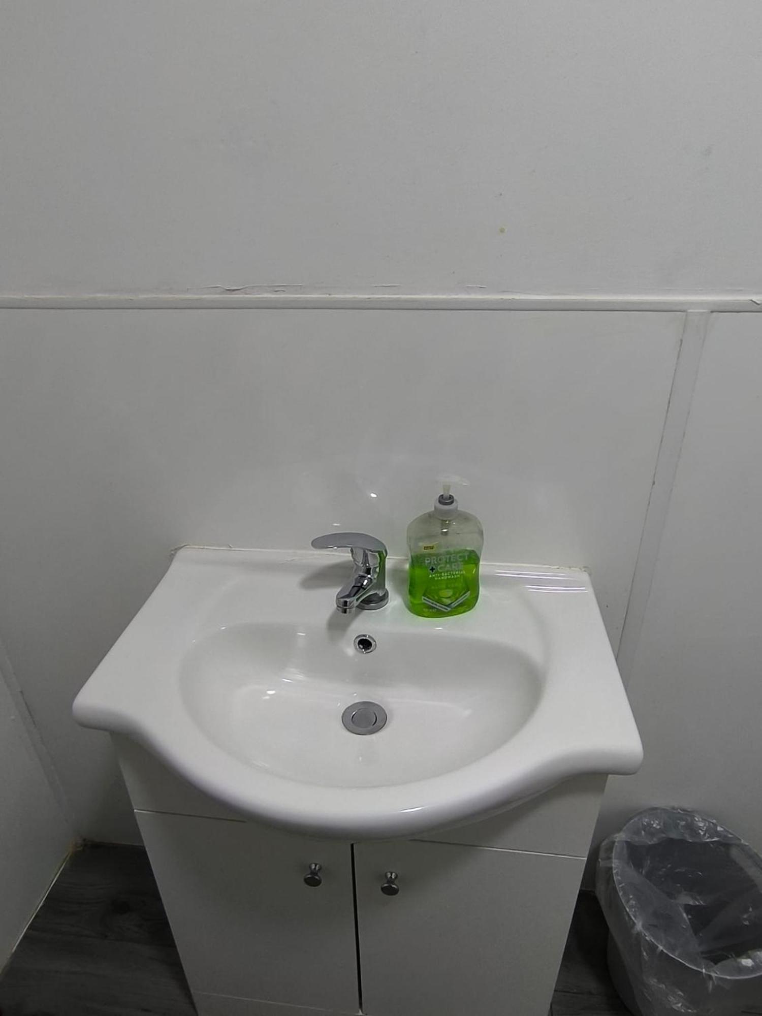 Spacious Full Home - Perfect For Families & Groups Oldbury  Dış mekan fotoğraf