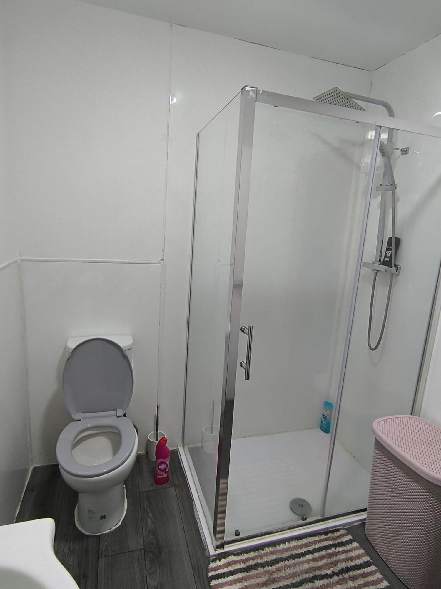 Spacious Full Home - Perfect For Families & Groups Oldbury  Dış mekan fotoğraf